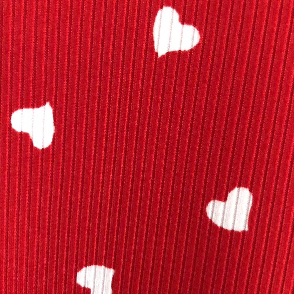 Free Kisses Red and White Heart Top SIZE 1X - Picture 3 of 9